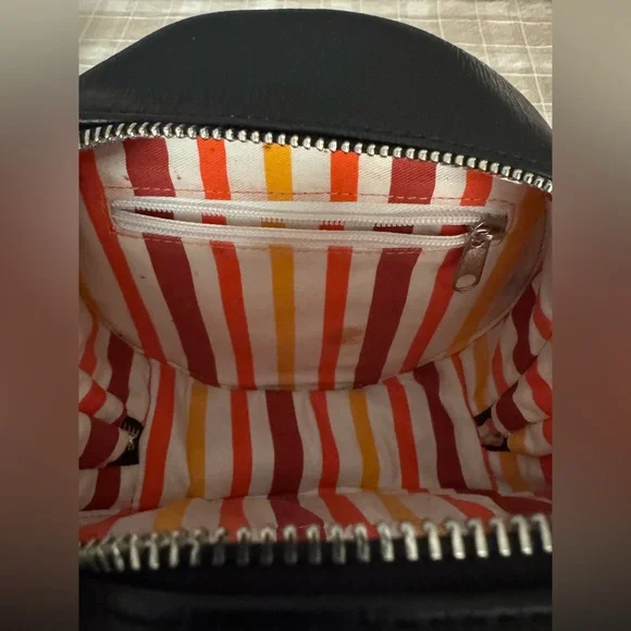 Disney Marry Poppins Penguin Purse - Picture 3 of 4